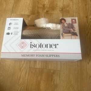 Isotoner Memory Foam Slippers with Faux Fur-Brown XL (9.5-10)